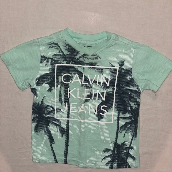 Calvin Klein Short Sleeve Tee Shirt - SOLD - Picture 1 of 3